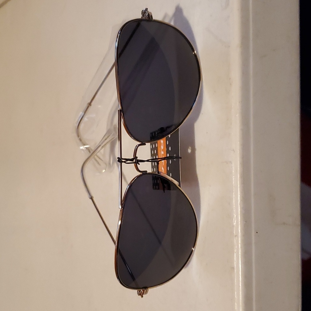 NWT Aviator Black Sunglasses Silver Frame